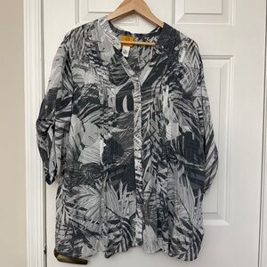 Ruby Rd. Black and Gray Patterned Button Down 3/4 Sleeve Shirt